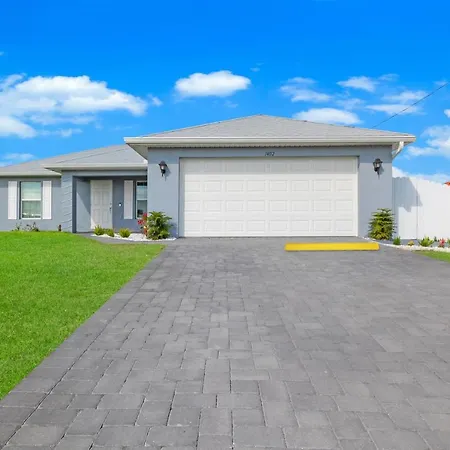 Tropical Paradise Cape Coral Exterior photo