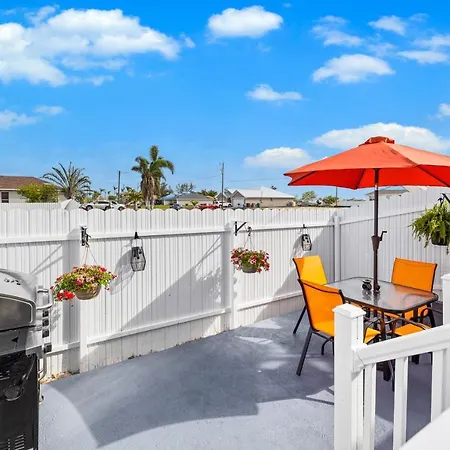 Tropical Paradise Cape Coral Exterior photo